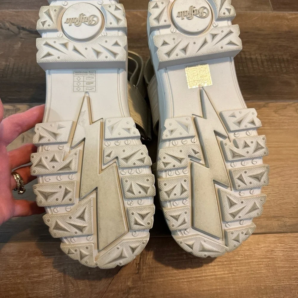 Buffalo throwback chunky Sandals Size 8.5 Aspha Sandal vegan, cream/light‎ Gray